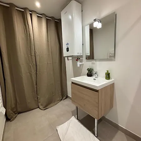 Apartment L'etoile Doree Avec Parking Valence (Drome)